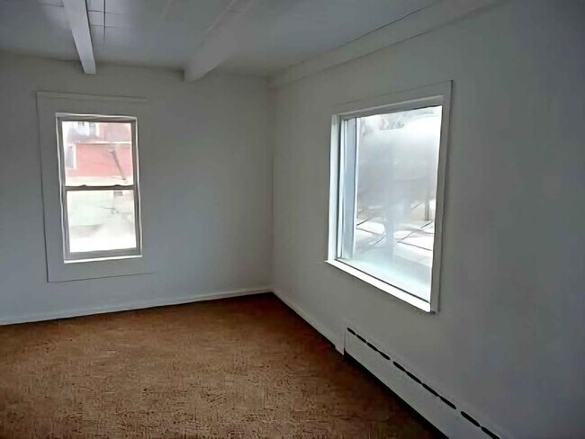 115 3rd St S