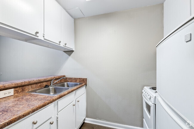 1BR, 1BA - 381SF - Kitchen