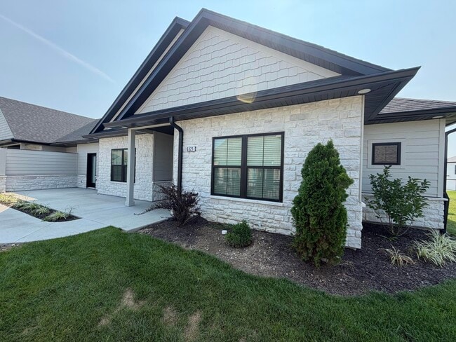 Photo - 6321 Murano Way
