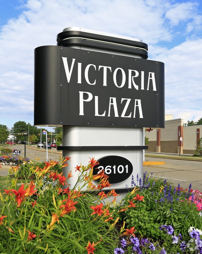Victoria Plaza - Victoria Plaza