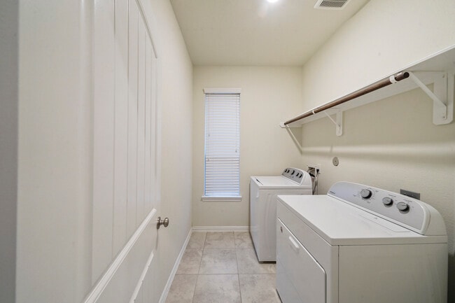 Photo - 27910 Augusta View Dr