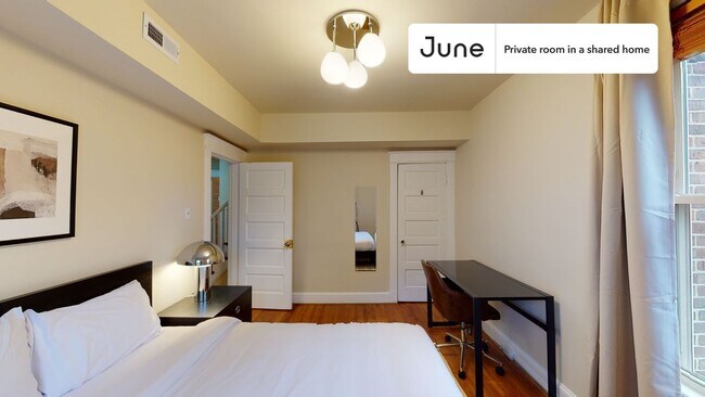 Room in Shared 5 bed/3 bath home in Brookland
