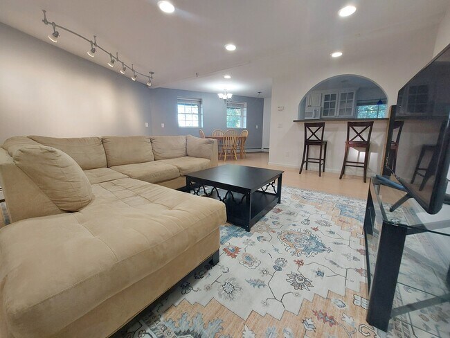 Photo - 324 Voter Hill Rd Unit 324 Voter Hill Rd, Apt. C