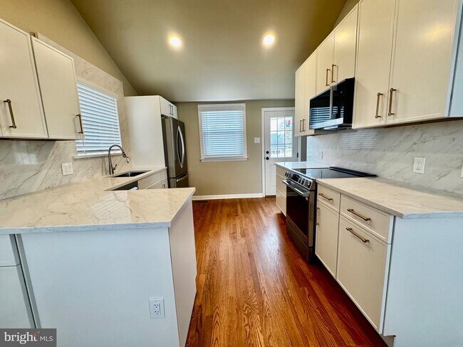 Photo - 551 Fern Hill Rd