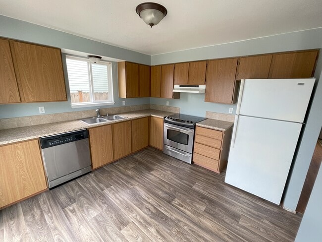 Cocina - 10 107th St SE Unidad B