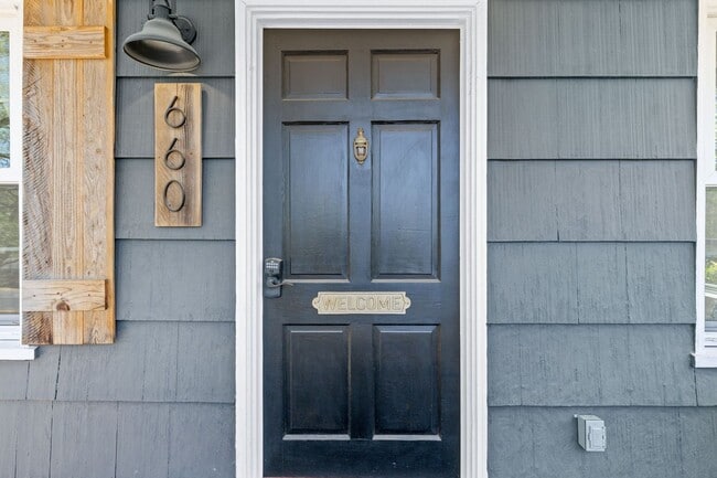 Photo - Fully Furnished 3-Bedroom, 1-Bath Modern B...