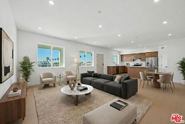 Building Photo - 1717 Winona Blvd Unit 502