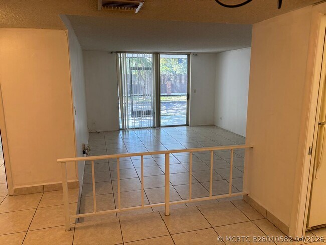 Photo - 3650 Inverrary Dr Unit 1k