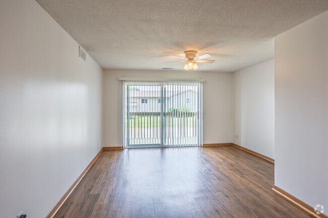 3BR, 2BA - 1,300SF - Living Room - 802 Dickinson Ave