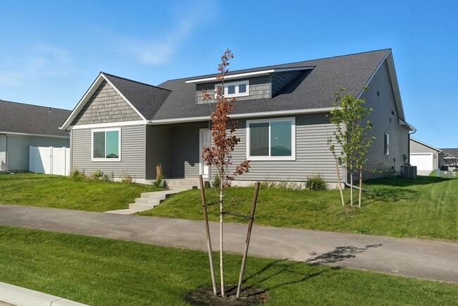 Photo - 11557 Railway Ave