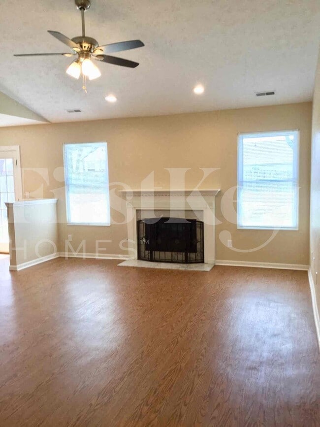 Photo - 687 Bobolink Ct