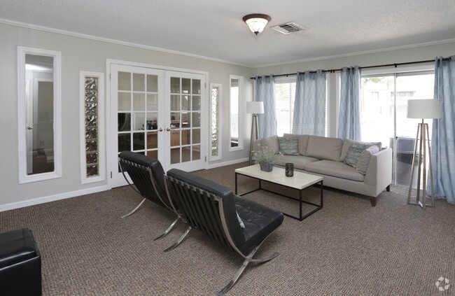 Photo - Oaks on Monument