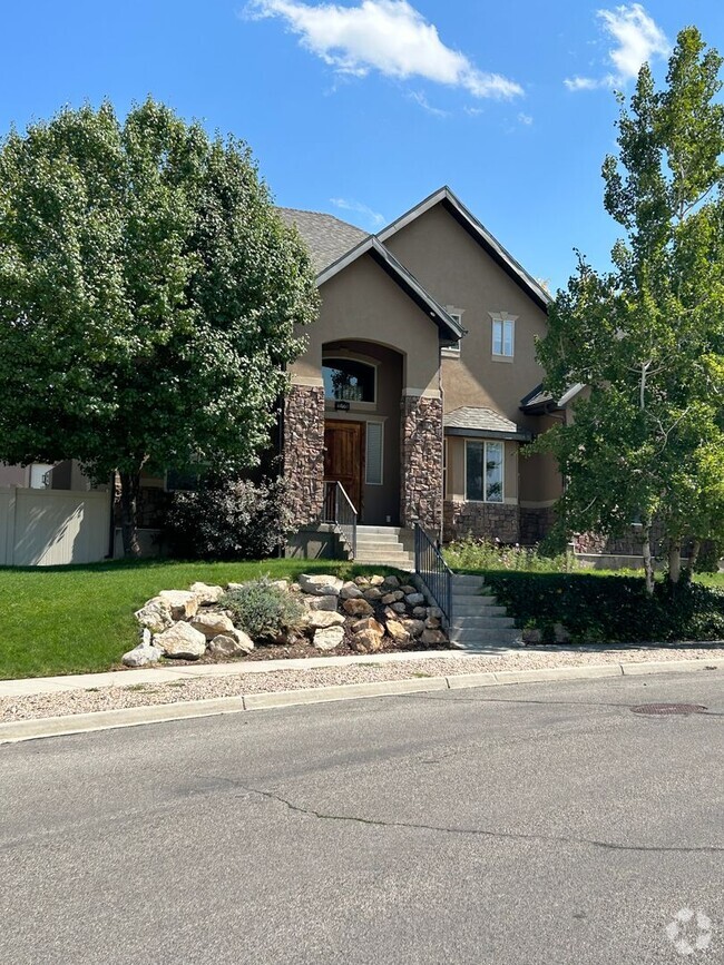 Building Photo - 6 Bedroom 3.5 Bathroom House in Payson!