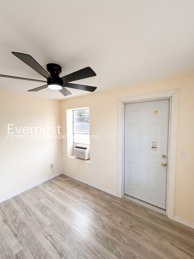 5680 28th St N Unit D1