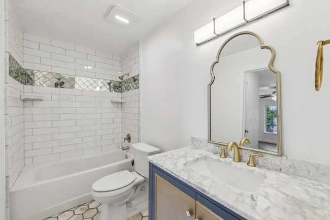 Photo - 1040 N Capitol Ave Unidad 2