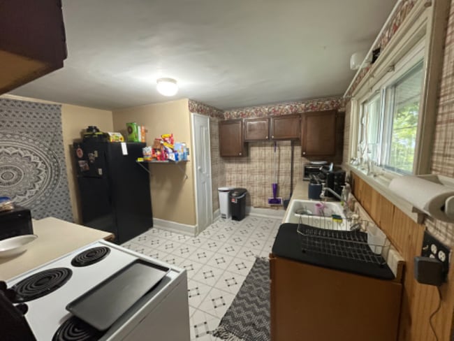 Photo - 355 East Ave