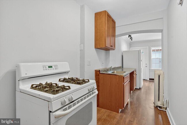 Photo - 2731 4th St NE