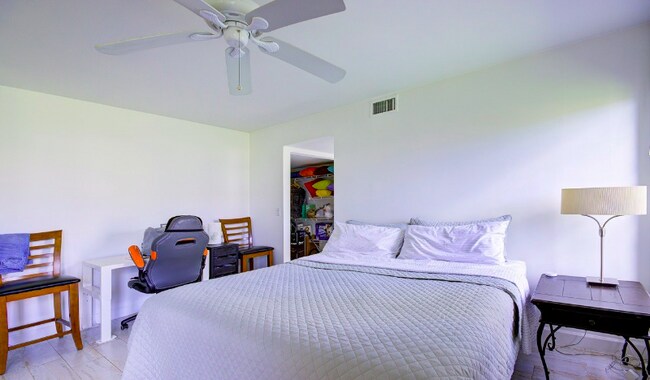 Photo - 18258 Covina Way Unidad 102