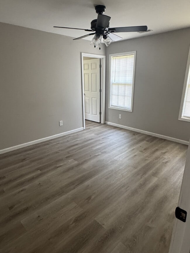 Photo - 85 Smith Glen Dr