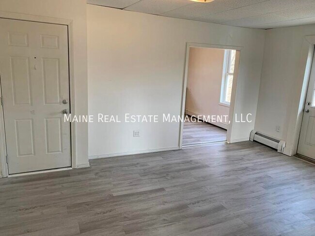 Photo - 8 Commercial St Unidad 3