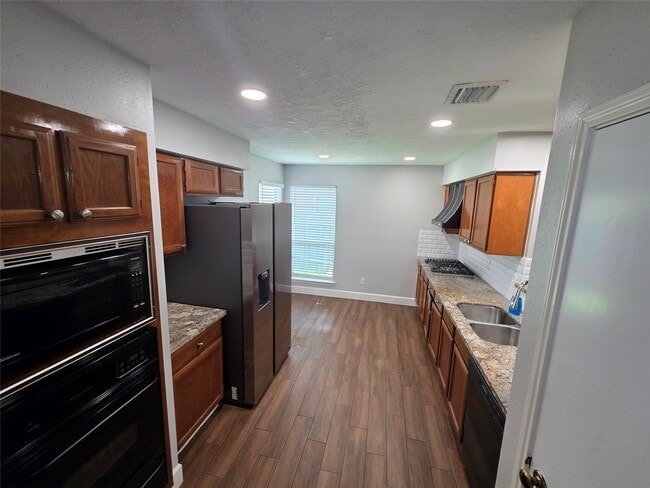 Photo - 11634 Eaglewood Dr