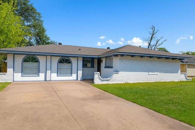 Photo - 9350 Guywood St