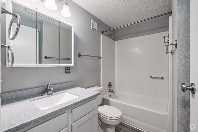 1BD, 1BA - 576SF