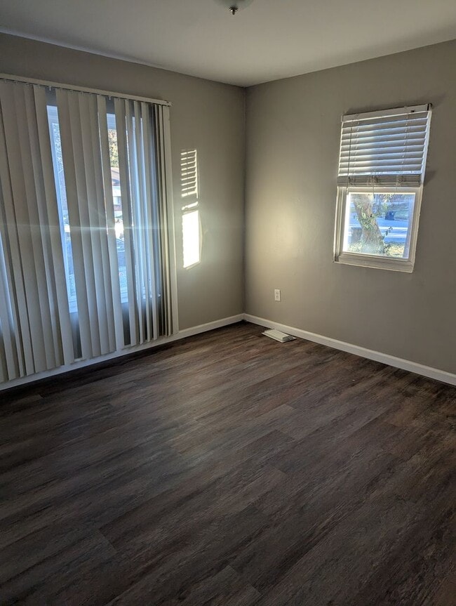 Photo - Such a Cute and Cozy House, Fully Renovate...