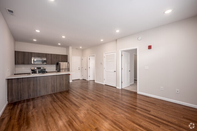1BR, 1BA - 652SF - Living Room/Kitchen