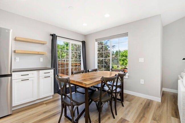 Photo - 3002 W Elizabeth St Unit 22F