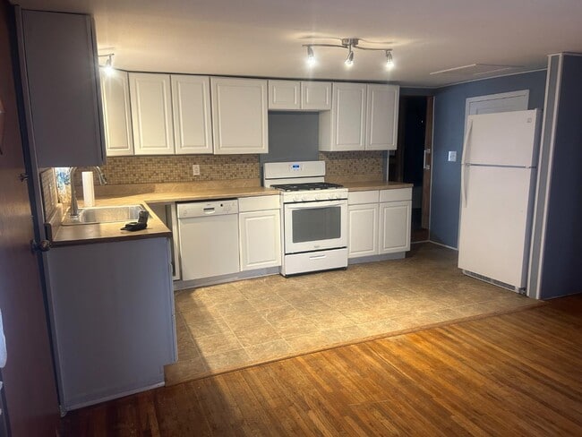 Photo - 1301 E 9th Ave