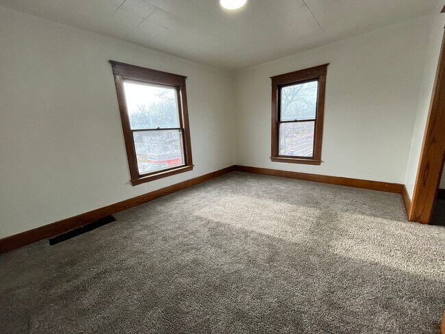 Photo - 239 Ann St NE Unit 2