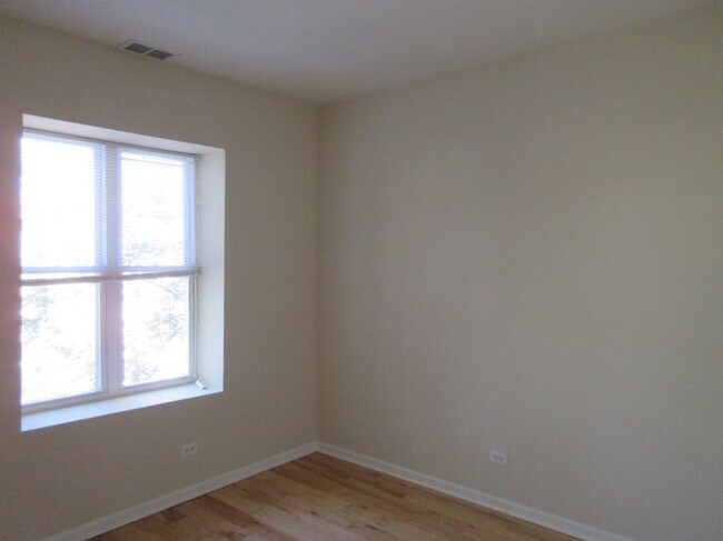 Photo - 3807 W Hirsch St Unit 2