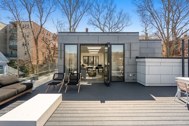 Photo - 57 University Rd Unit PH