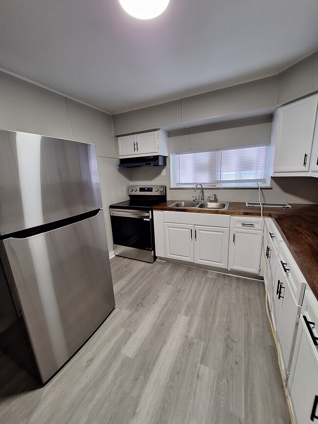 Building Photo - 1219 Walnut St