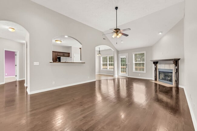 Photo - 1712 Apache Way