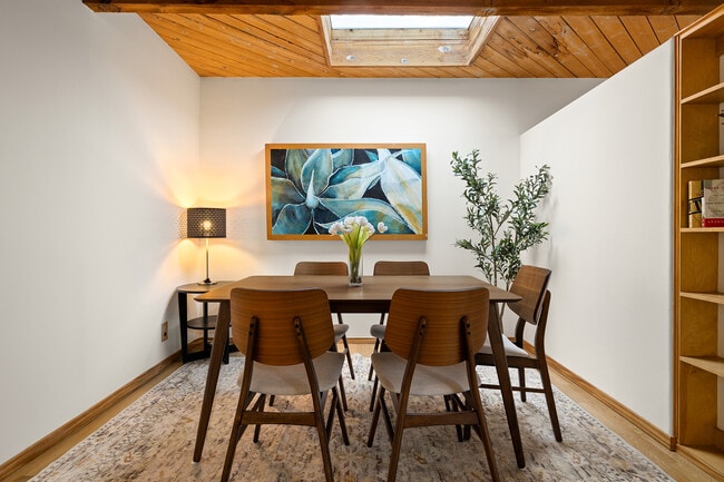 Photo - 3034 Valevista Trl