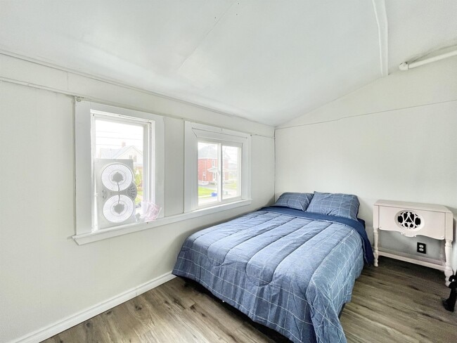 Photo - 149 Burgar St Unit 12