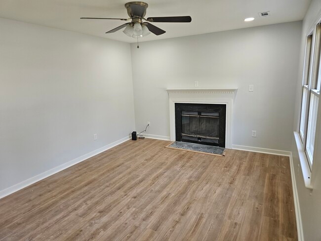 Photo - 3610 Woodside Ct