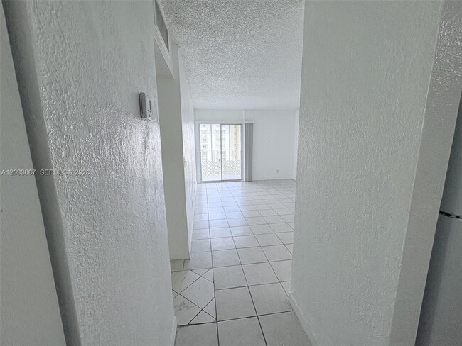 Photo - 4550 NW 9th St Unidad 717E