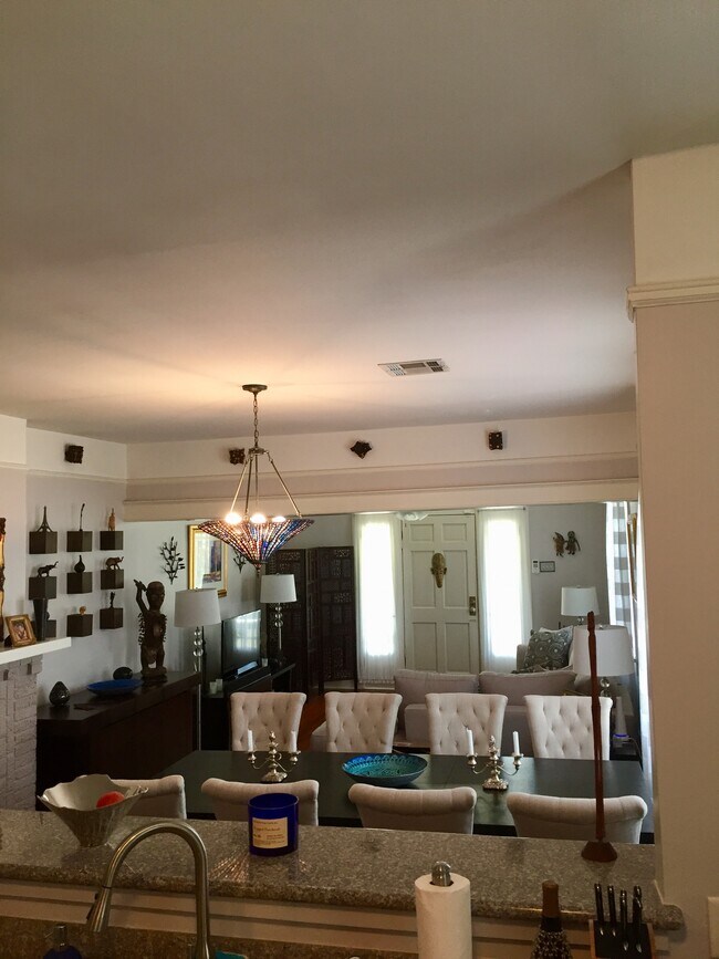 Photo - 801 Voisin St
