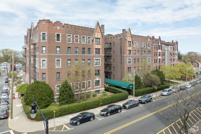 Photo - Tudor Arms Apartments