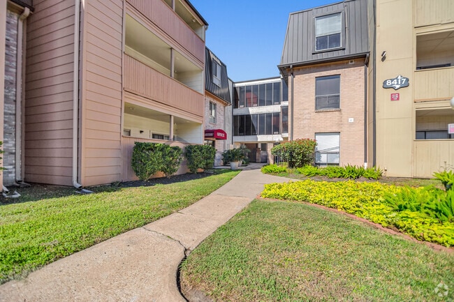 Building Photo - 8415 Hearth Dr Unit Apt 34
