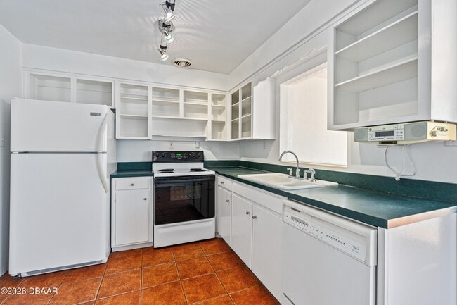 Photo - 152 Longwood Dr