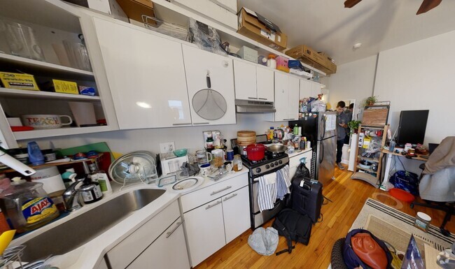 Building Photo - 30 JFK St Unit 2T Rental