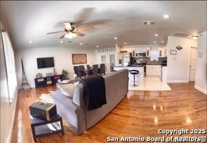 Photo - 257 Wellesley Blvd