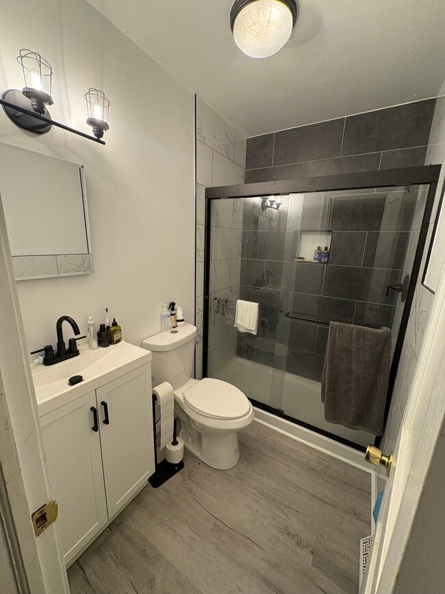 Photo - 1837 Oakland St