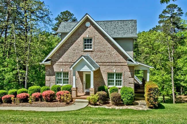 Building Photo - 111 Daleyuhski Way