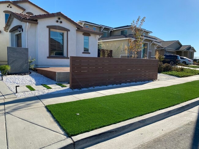 Photo - 2008 Gumbinger Pl