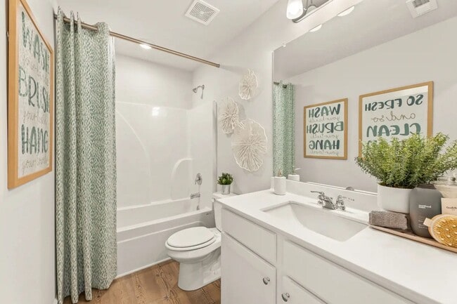 Photo - 5304 Melbourne Ln